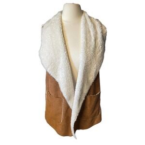 Skies are Blue Curvy Faux Suede and Sherpa Boho Vest 1X Sweater Back